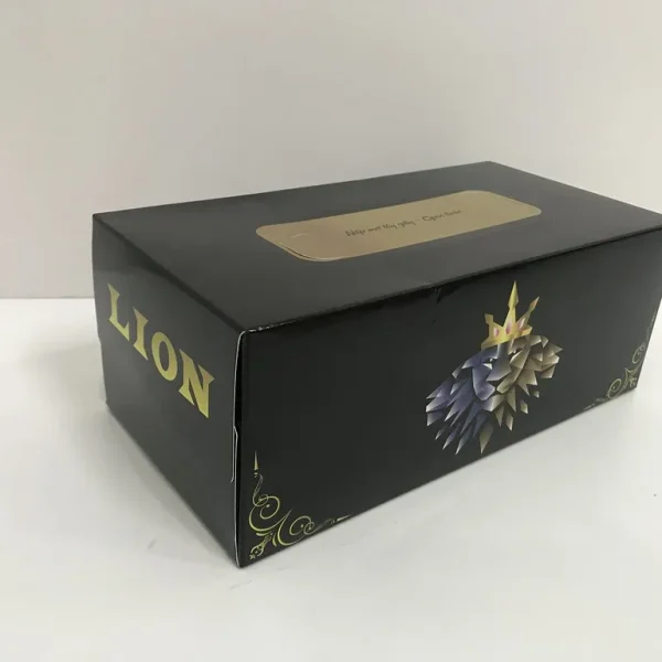 Hộp khăn giấy đen in logo chữ vàng