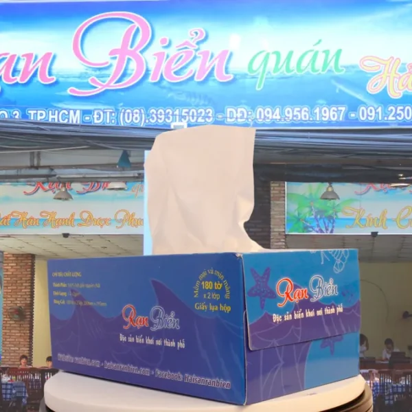 Hộp khăn giấy in logo tại nhà hàng Rạn Biển